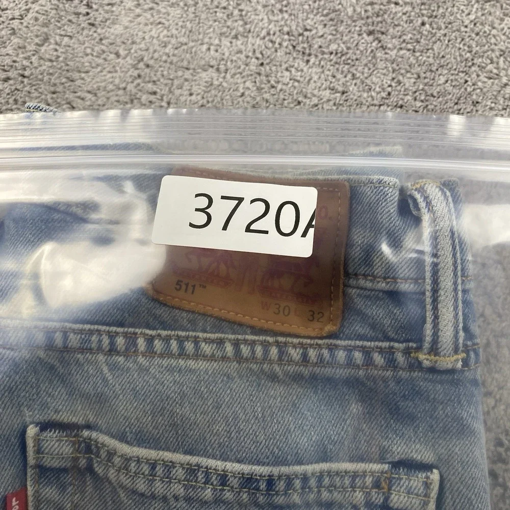 Levis 511 Slim Fit Jeans Mens 30x32 Blue Light‎ Wash Low Rise